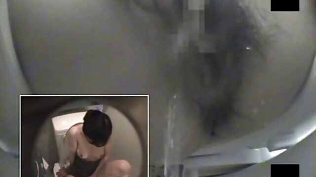 Sete milionários filmaram duas videos eroticos em hd prostitutas para o Anal Gangbang.